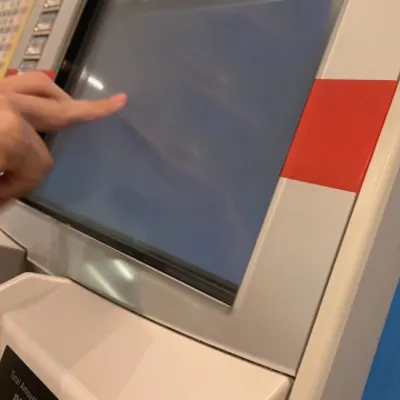 自動入金機を導入し、金銭取扱リスクを最小化