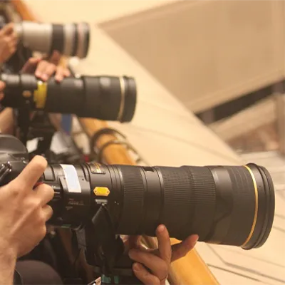 原則撮影禁止。撮影者は許可証を着用させる