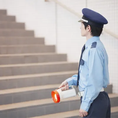 自開館前後・営業中に定期・不定期の巡回を実施